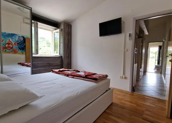 Apartment Toma Tučepi