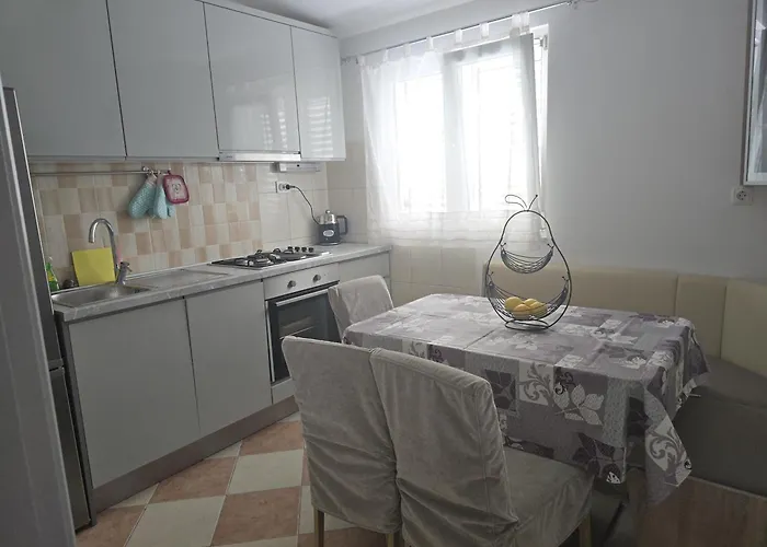 Toma Apartment *